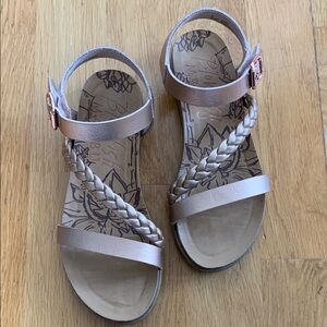 Blowfish Metallic Sandals with Braided Detail. Girls size 2.